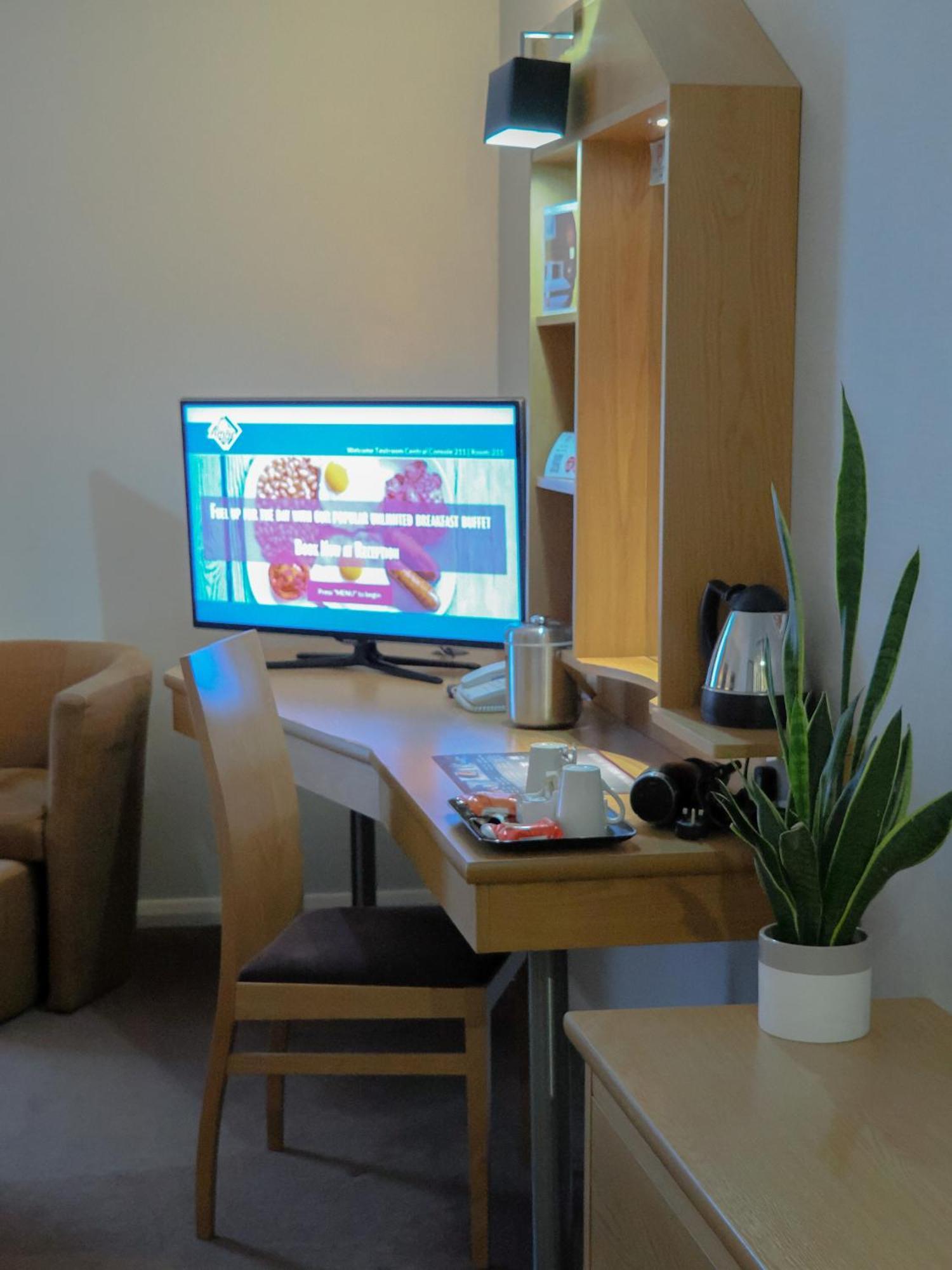 Hotel Future 4*